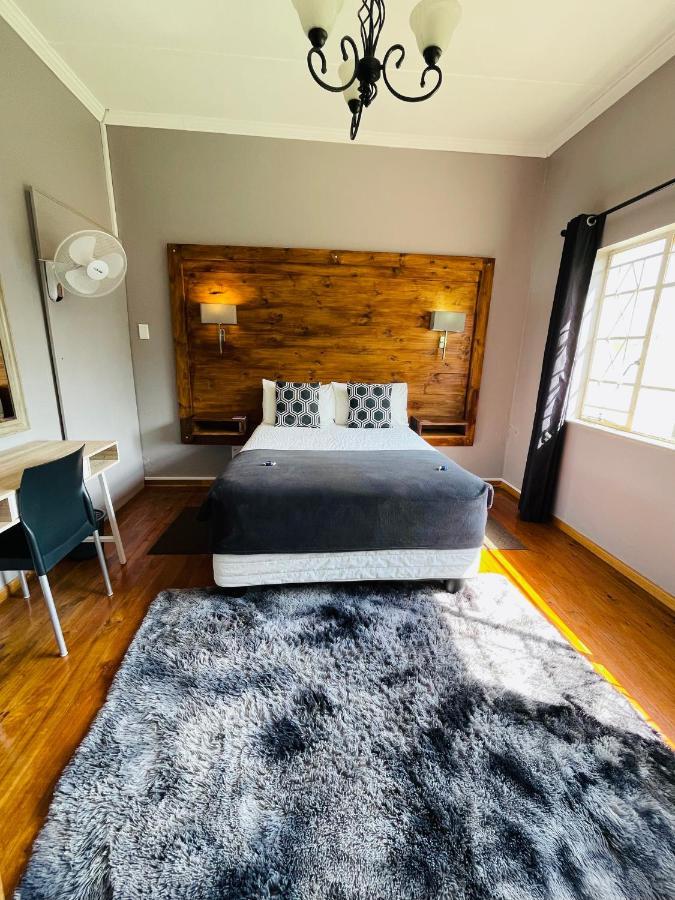 Отель Madeira Bed Куинстаун Экстерьер фото